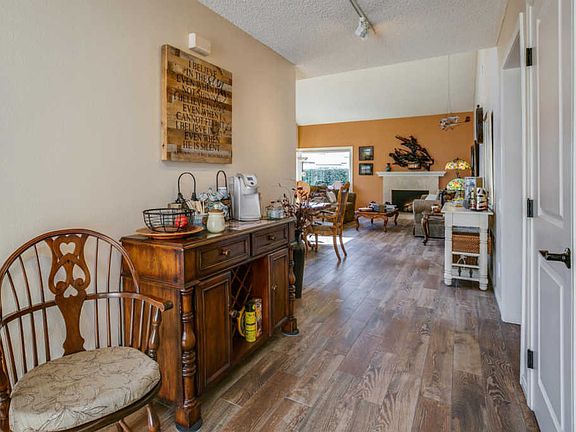 4th image of 889 Garnet Ave