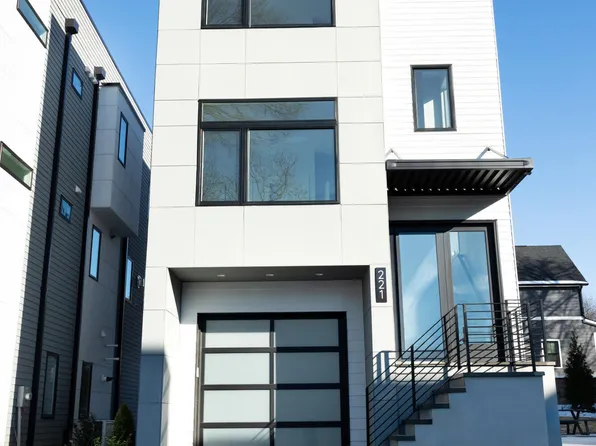 221 Woodsborough Pl, Raleigh, NC 27601