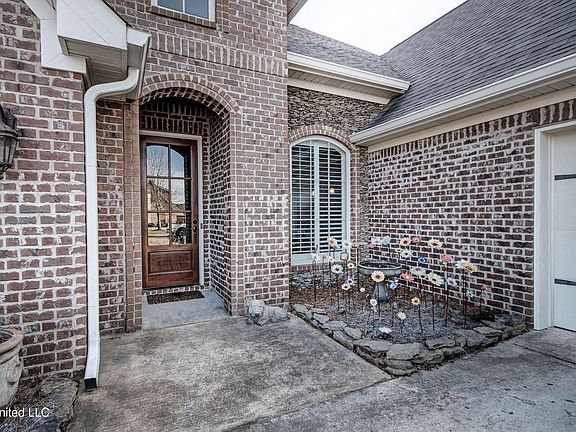 4th image of 168 Belle Oak Dr