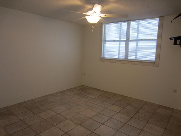 4th image of 3930 S Roosevelt Blvd APT 212E