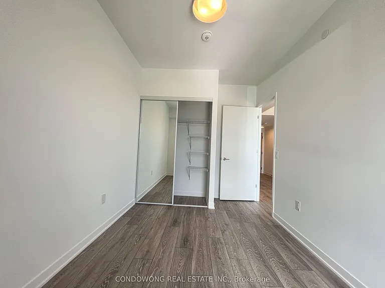 10 Oak St #1902 — Photo 5