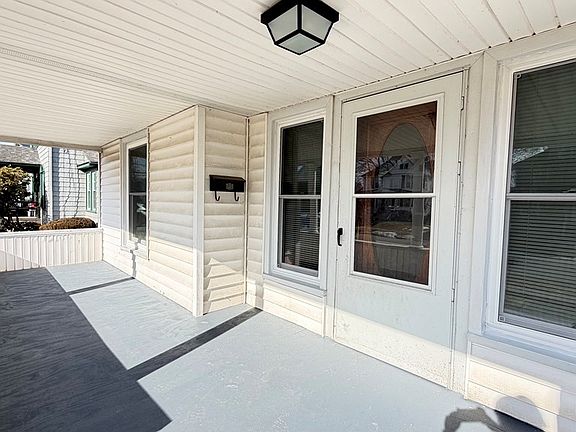 2nd image of 514 N Wilbur Ave