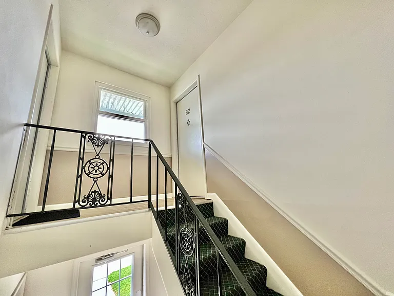 Mayfair Apartments — Photo 107