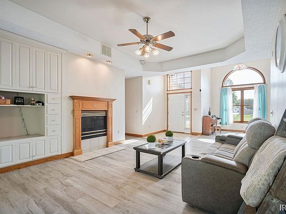 5th image of 2823 Congress Dr