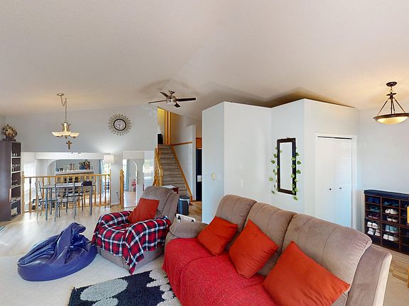3rd image of 44 Covington Mews NE