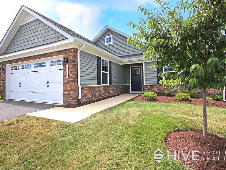 3790 Mayfield Rd — Photo 2