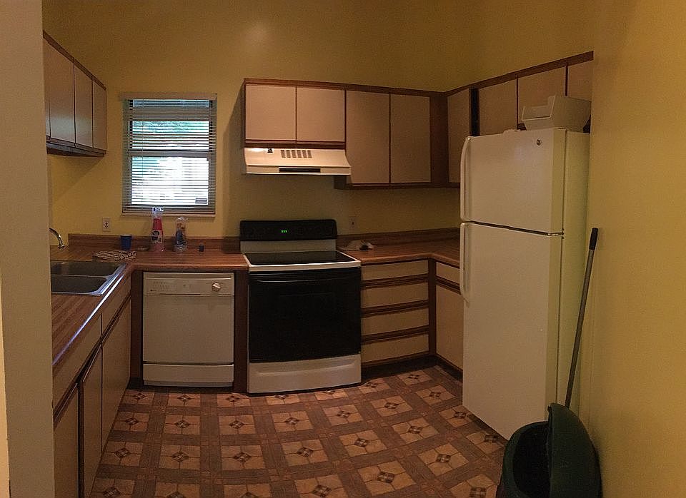 2nd image of 3520 Vista Ave