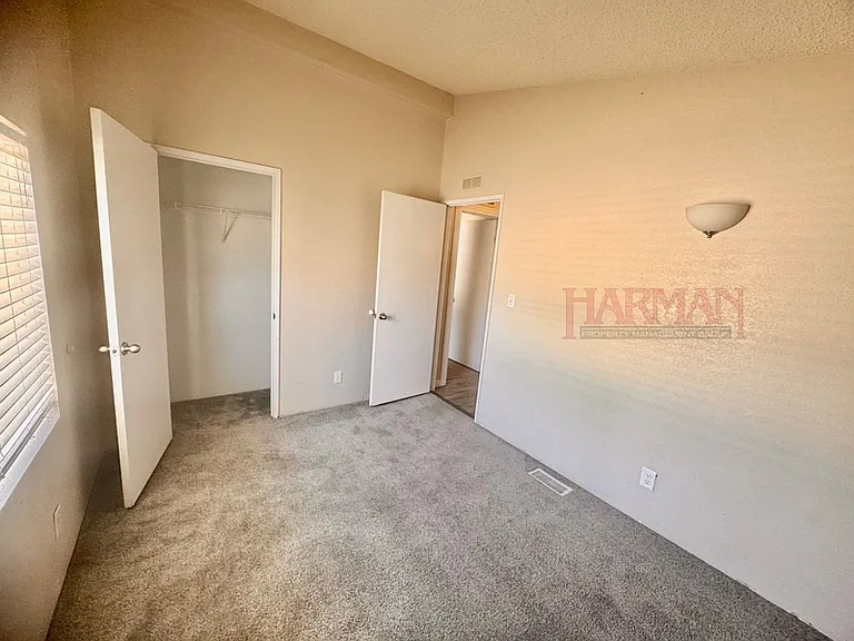 863 S Artesian Rd — Photo 15