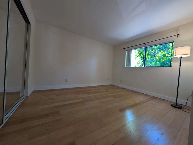 1850 Winona Blvd #204 — Photo 9