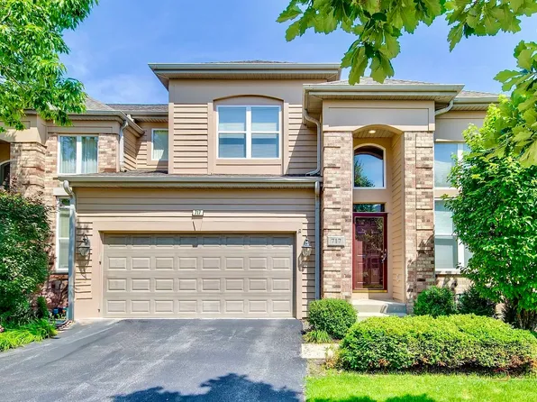 717 Sarah Ln, Northbrook, IL 60062