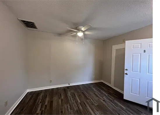 Studio, 350 sqft, $760 — Photo 4