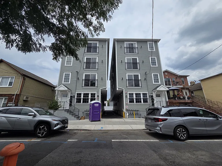 154 Oliver St #2 — Photo 14
