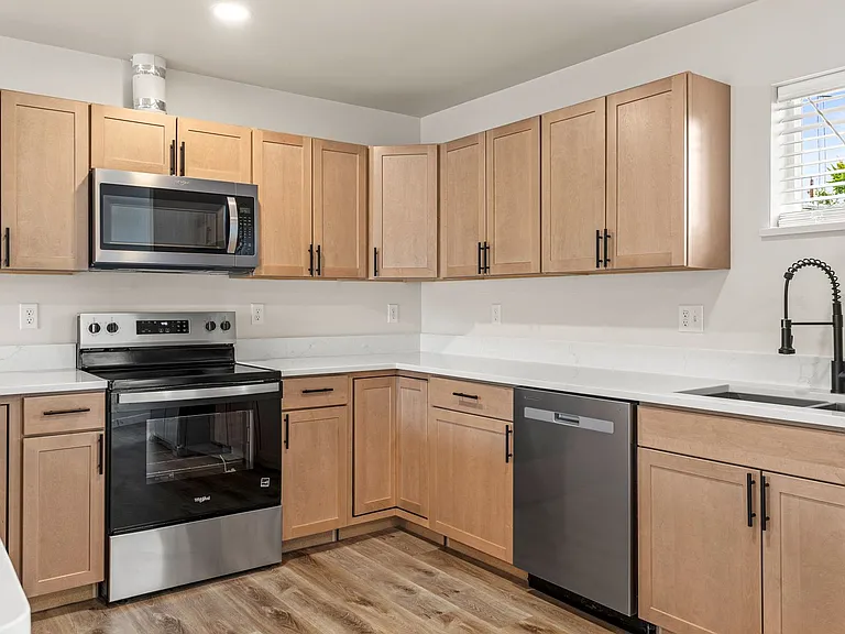 1302 S 14th Ave — Photo 16
