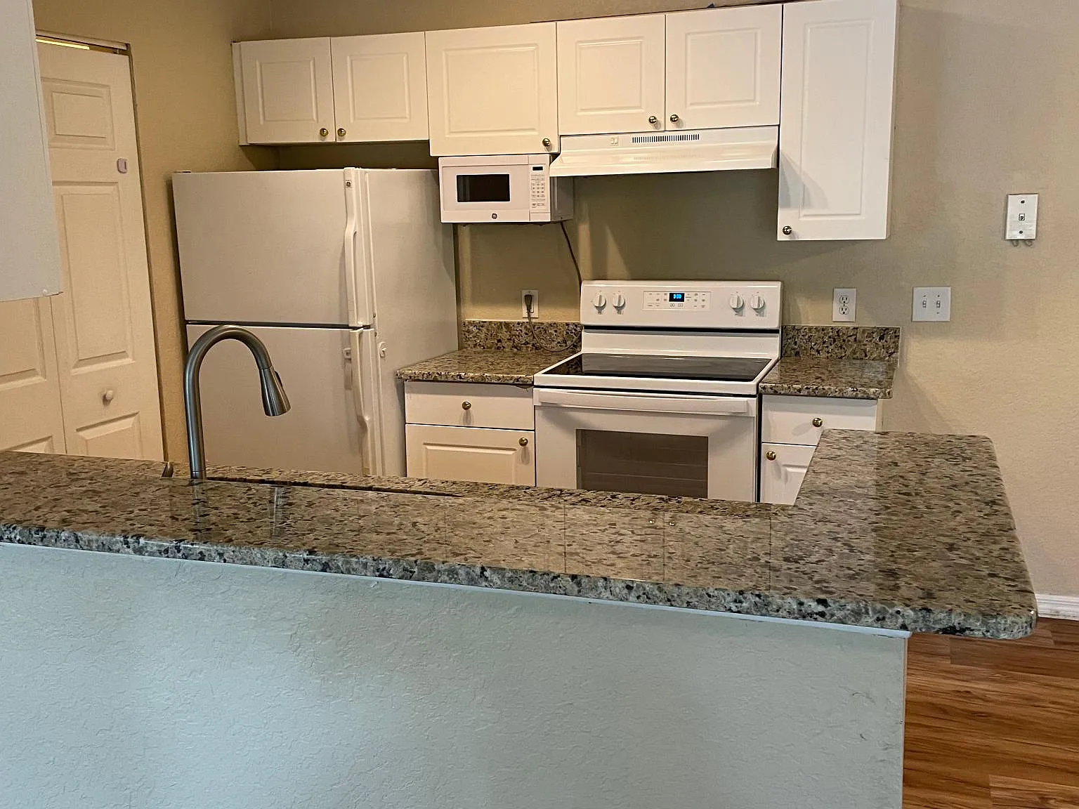 3 bed, 1266 sqft, $1,895 — Photo 3