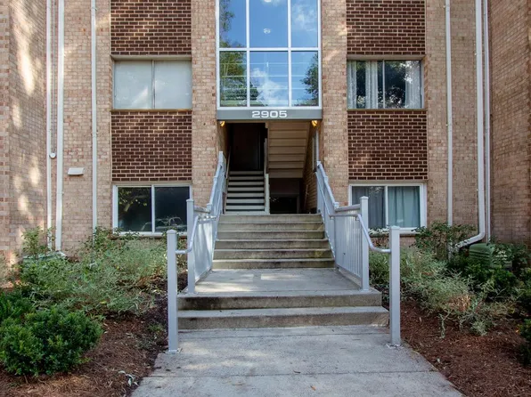 2905 Charing Cross Rd APT 4, Falls Church, VA 22042