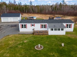 42 Tate Rd, Corinth, ME 04427