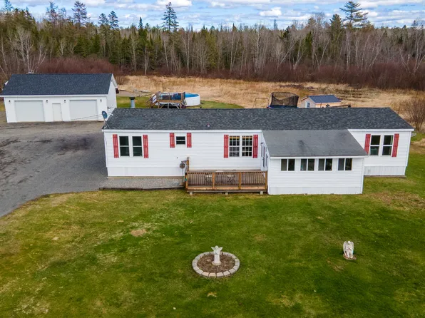42 Tate Road, Corinth, ME 04427