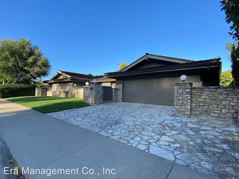 1st image of 675 Patricia Dr