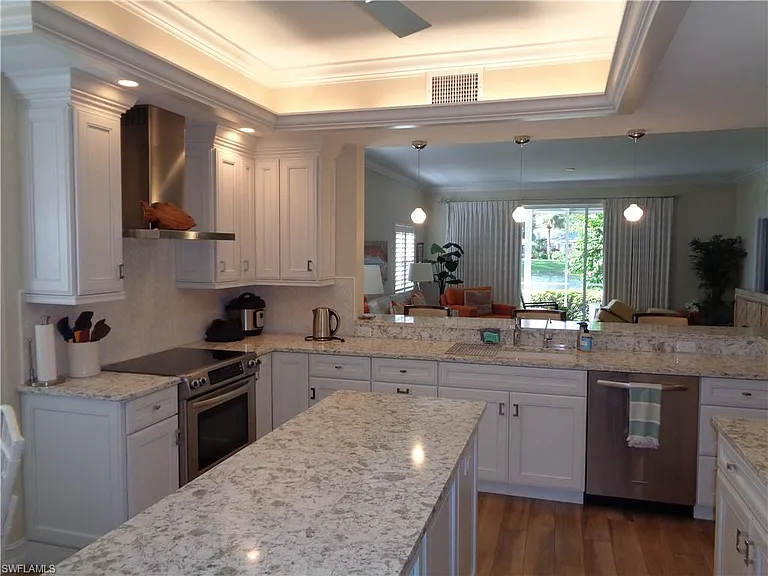 6190 Reserve Cir #301 — Photo 6