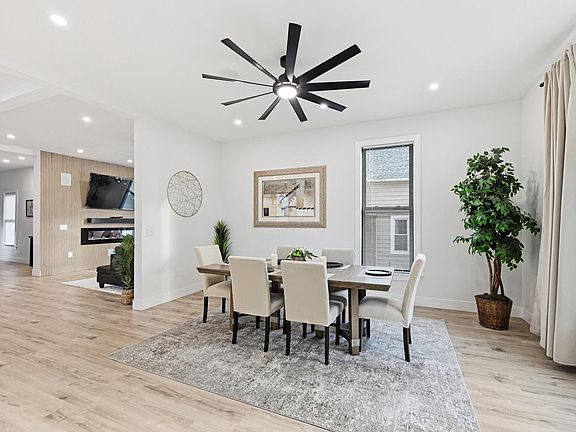 5th image of 1136 Prairie AVENUE