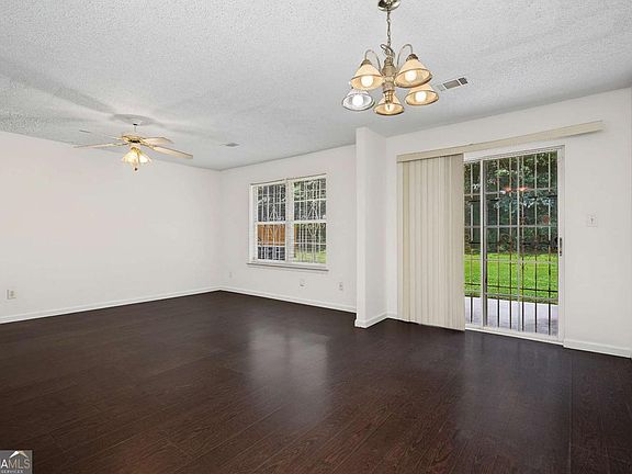 5th image of 330 Parkway Rd