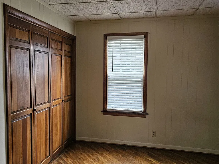 211 E Market St — Photo 19