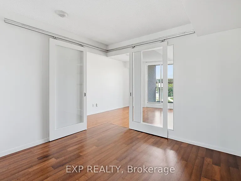 209 Fort York Blvd #667 — Photo 15