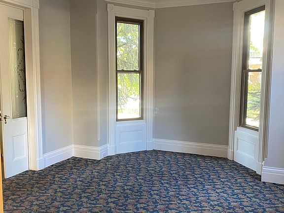4th image of 14 N Broadway Floor 1