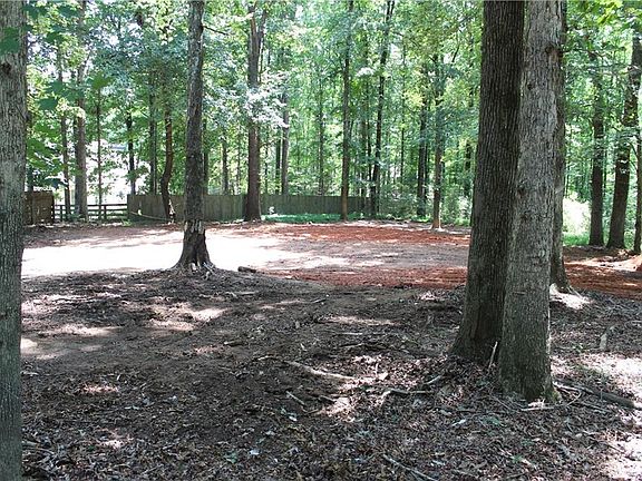 3rd image of 3575 Pleasant Grove Rd