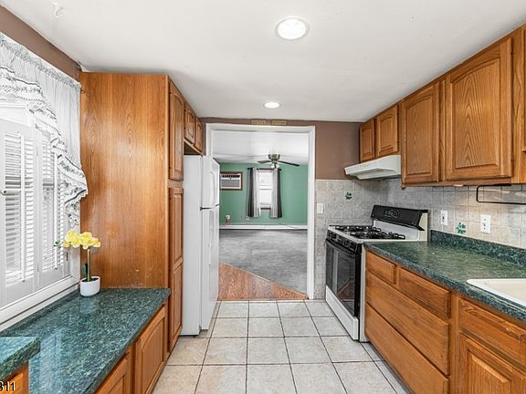 3rd image of 3 Terrace Ln