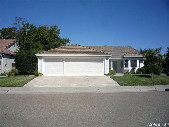 3rd image of 3869 Vancouver Cir