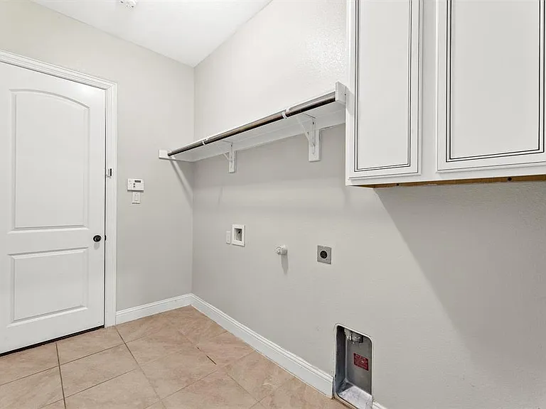 655 Kimblewick Dr — Photo 11