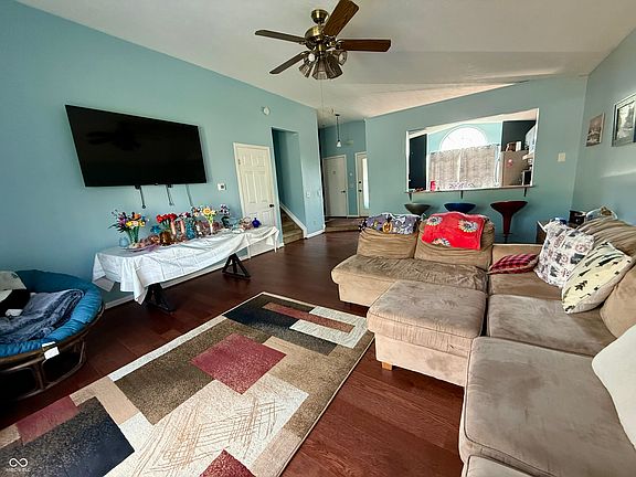 2nd image of 2319 Bainbridge Ct