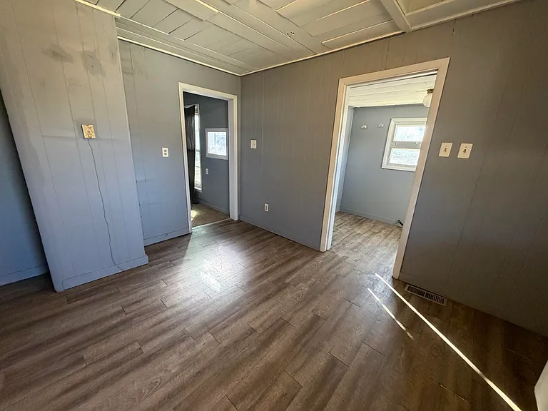 1410 Sherman St — Photo 3