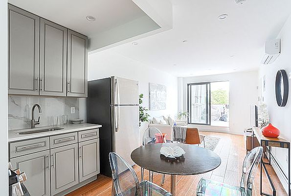 1st image of 453 E 25th St #307