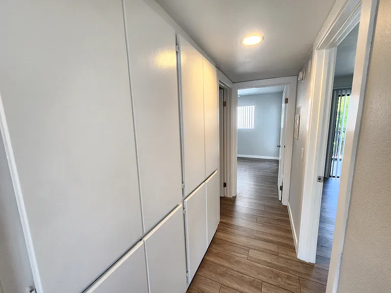 1520 Freeman Ave — Photo 7