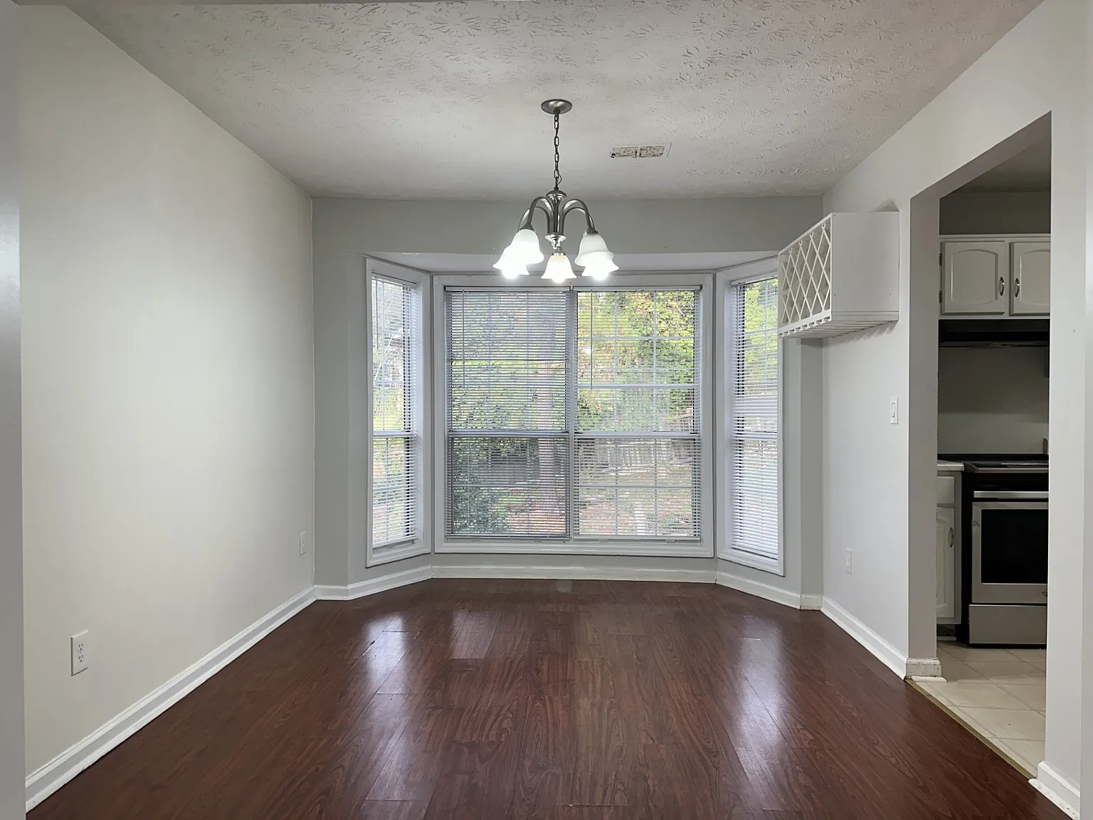 3 bed, 1703 sqft, $2,000 — Photo 4