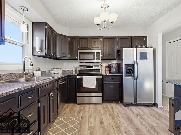 5th image of 36 Magnolia St