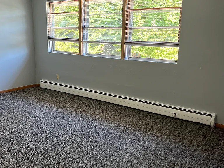 958 Manvel St #7 — Photo 1