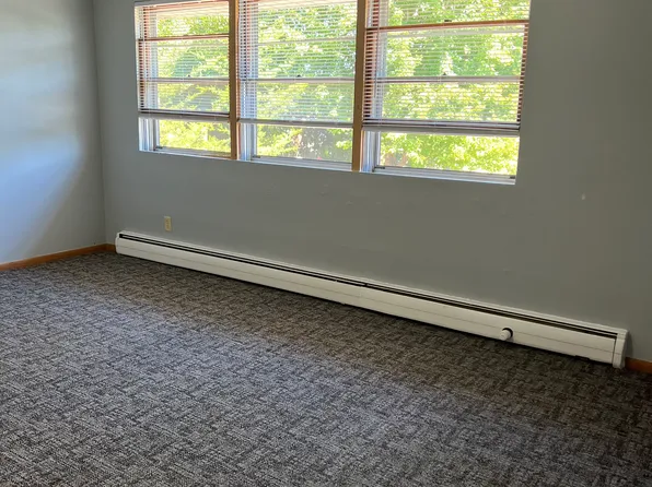 958 Manvel St APT 7, Saint Paul, MN 55114