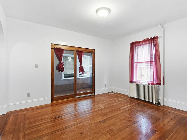 457 N Franklin St — Photo 8