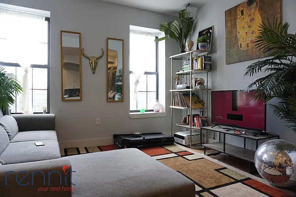 Rented by Rennit Inc. | media 48