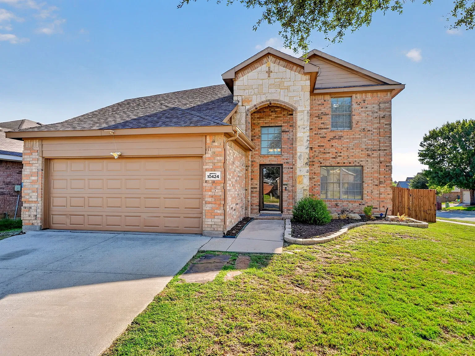4 bed, 2624 sqft, $2,850 — Photo 1