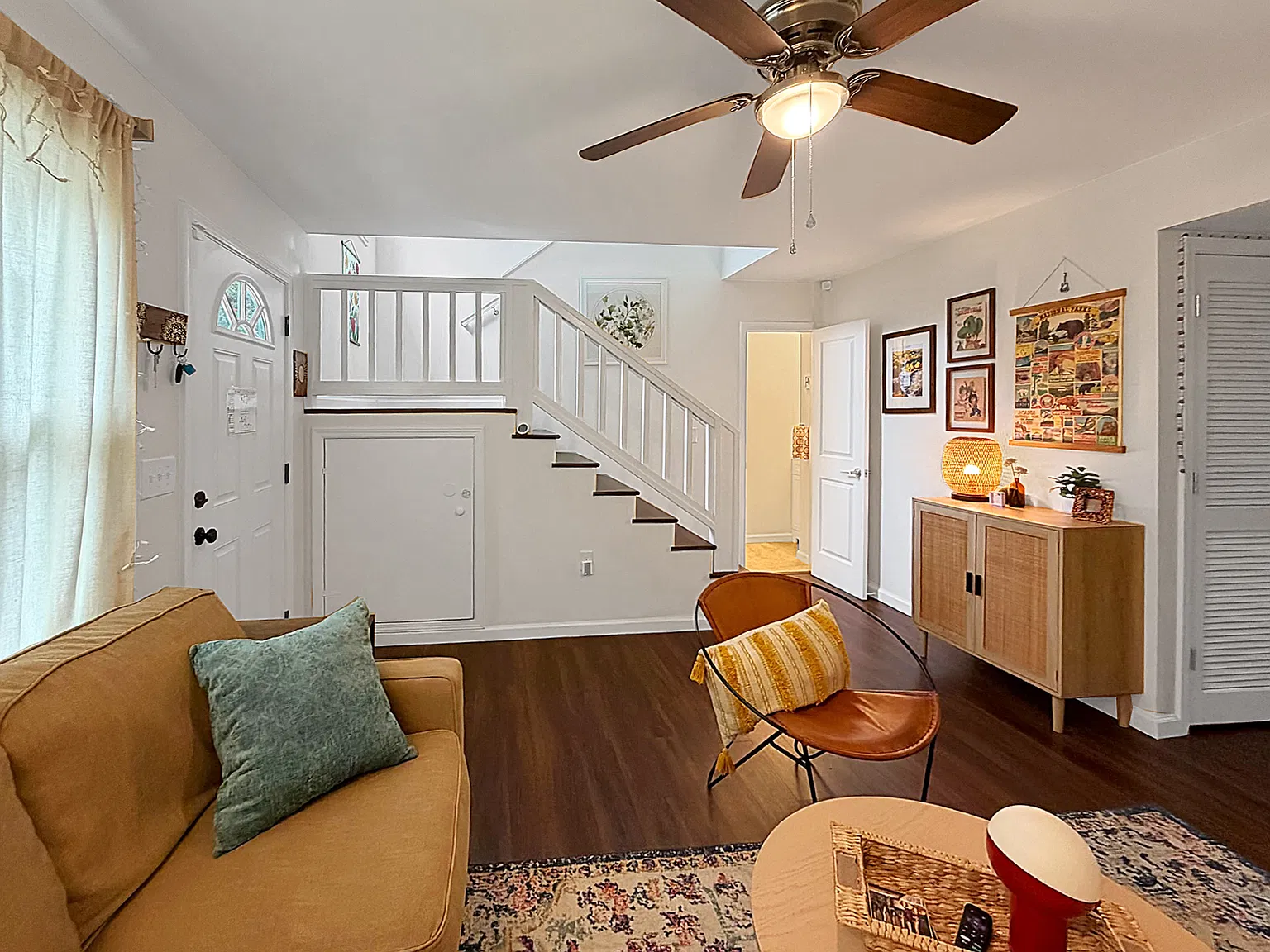 2 bed, 1.5 bath, 1039 sqft, $2,200 — Photo 2