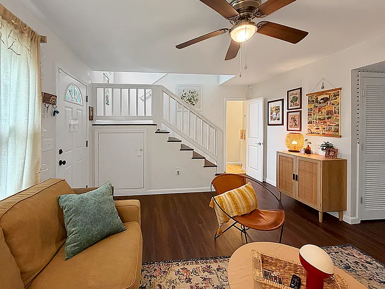 902 Creekside Dr #2 — Photo 2