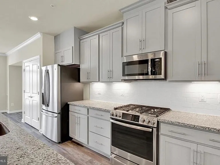 45133 Kincora Dr — Photo 3