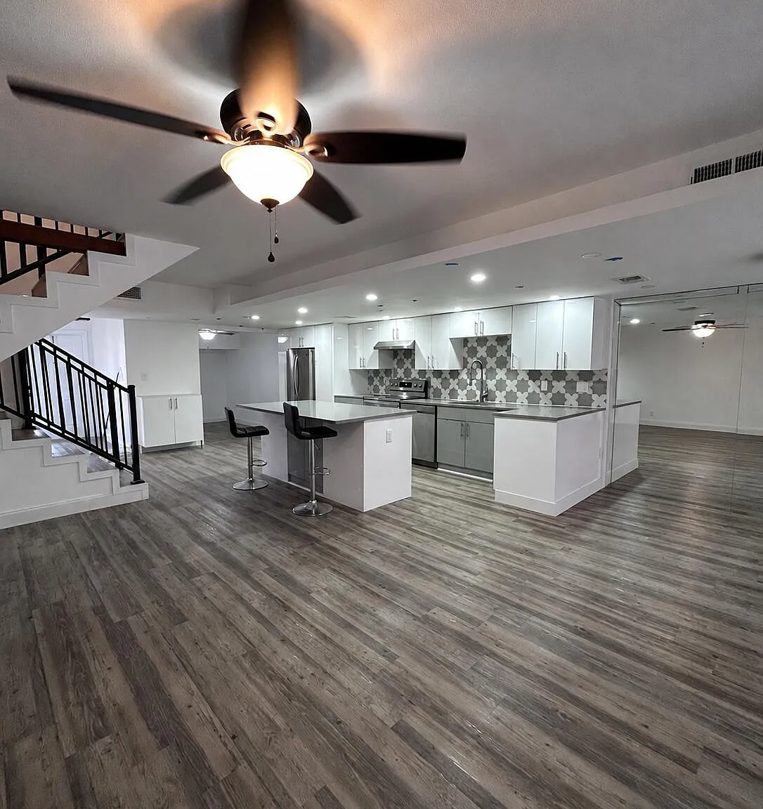 3 bed, 2.5 bath, 1581 sqft, $2,875 — Photo 2