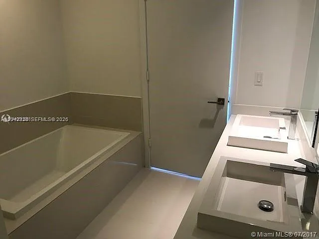 55 SW 9th St #2103 — Photo 10