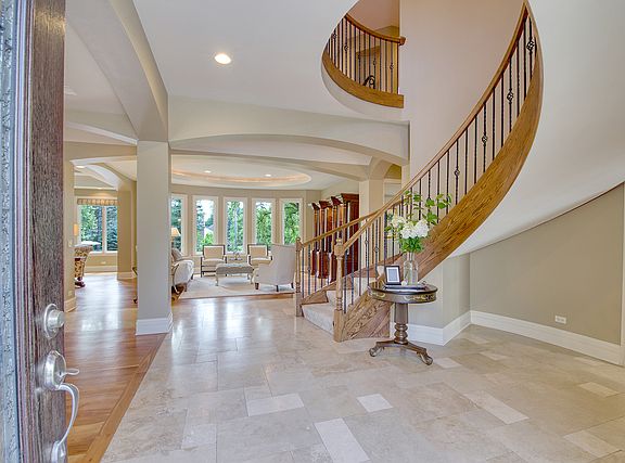 5th image of 2751 Woodland Dr
