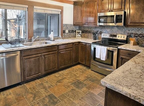 3rd image of 300 W Lake Blvd #30